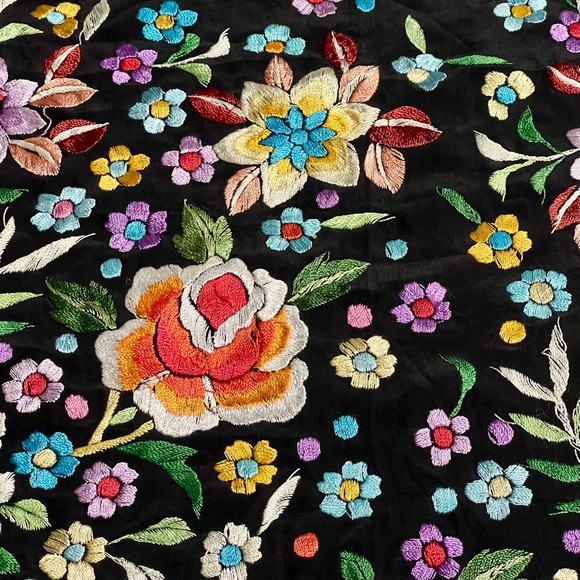 Floral Embroidered Black Scarf - Picture 4 of 14